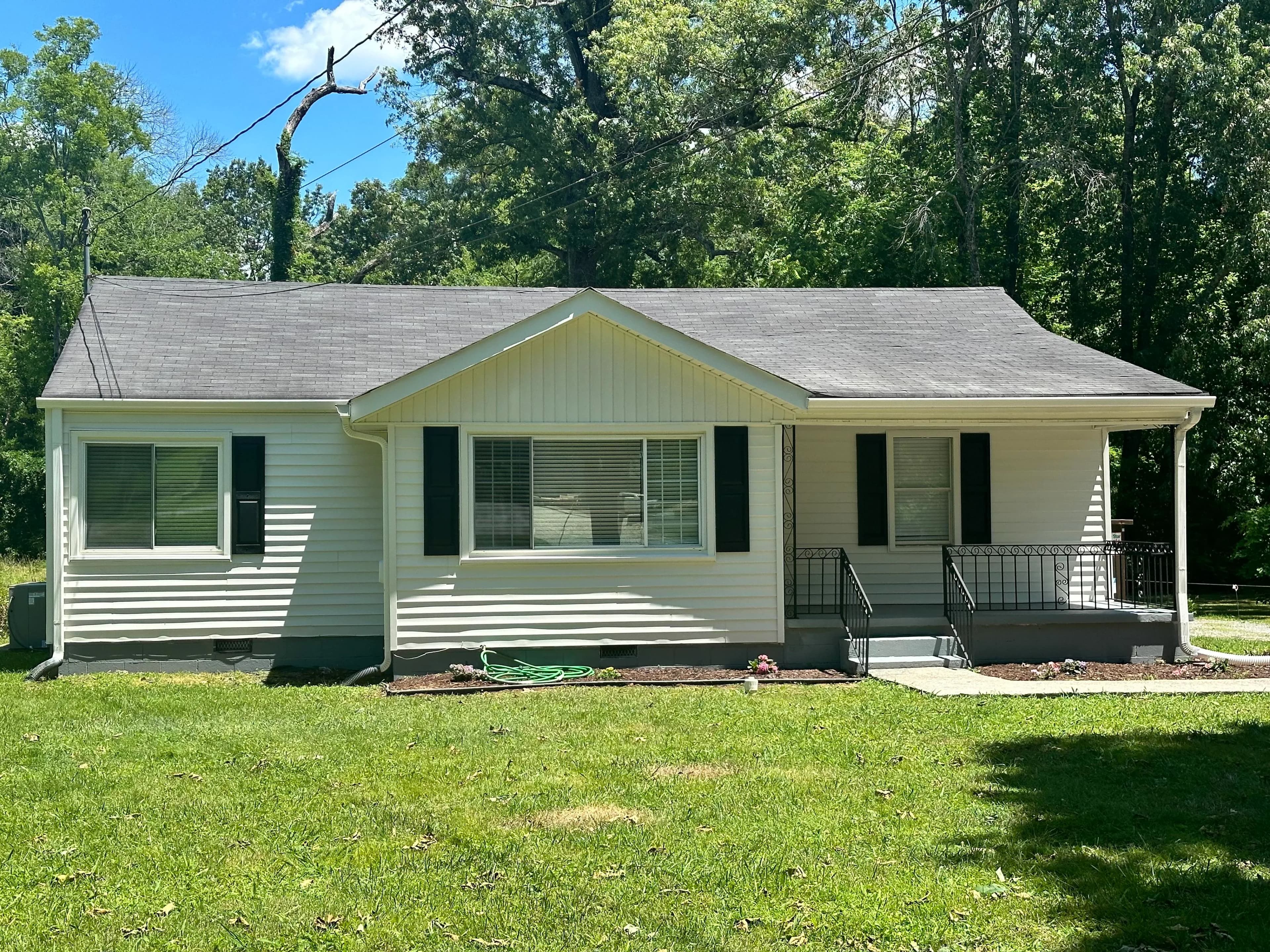 1524 Happy Valley Rd, Rossville, GA