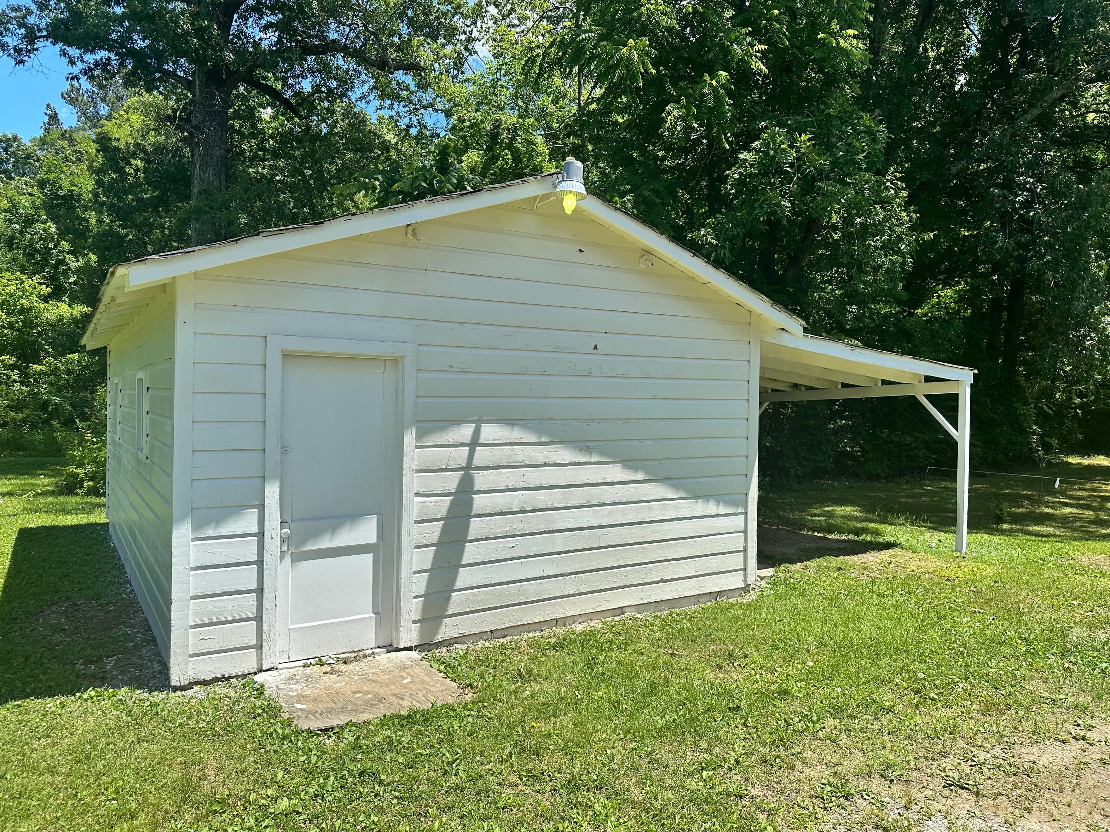 1524 Happy Valley Rd, Rossville, GA