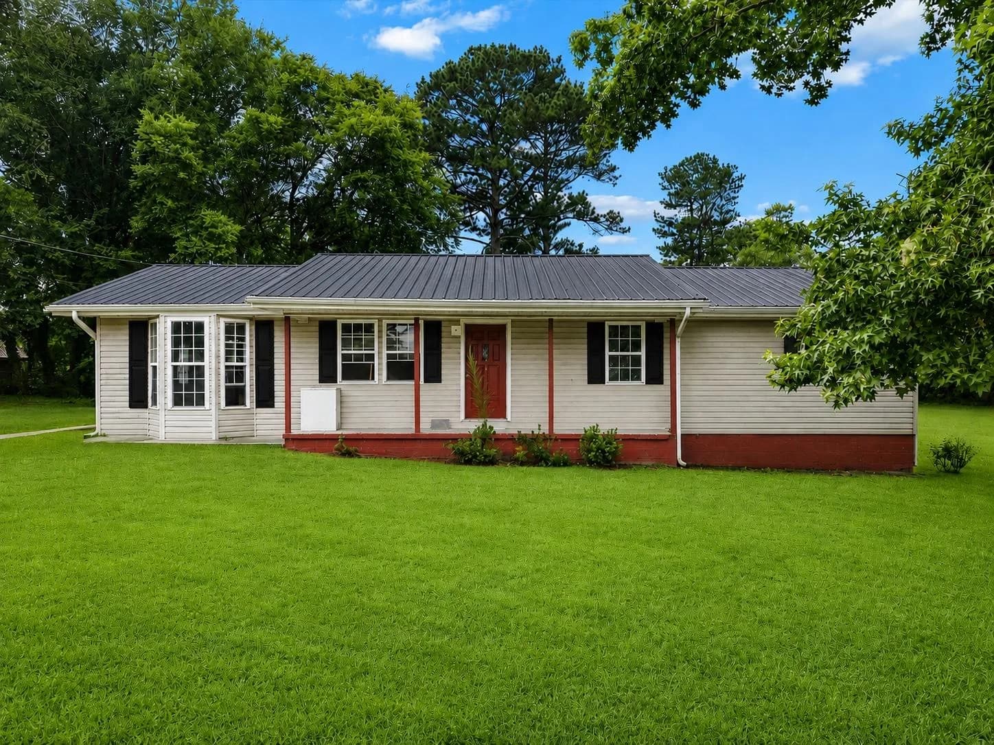 321 Whitmire Cir, Tunnel Hill, GA